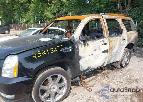 2013 Cadillac Escalade Luxury z USA, uszkodzony, nr VIN 1GYS4BEF7DR252152